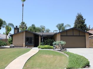 6113 Phyllis St, Bakersfield, CA 93313