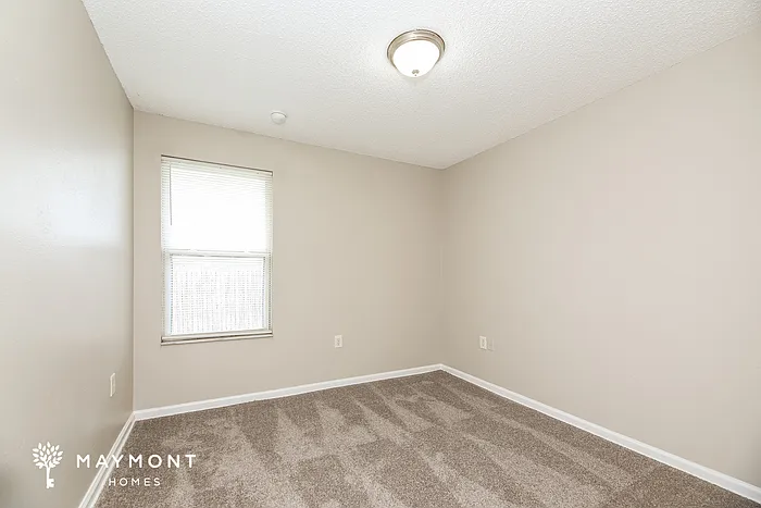 1410 W 20th St — Photo 12