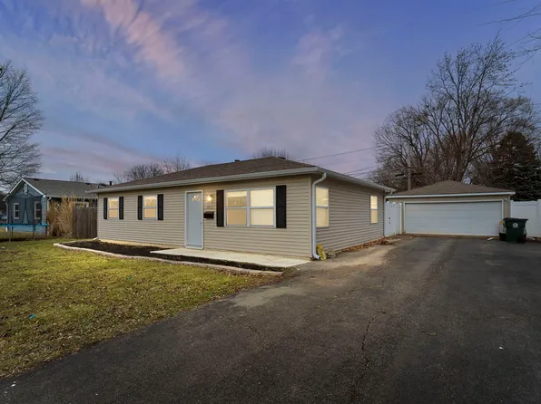 303 Spruce St, North Aurora, IL 60542
