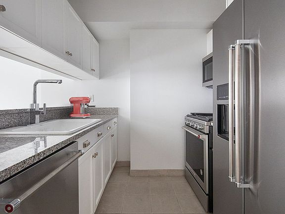 3rd image of 1760 2nd Ave APT 2E