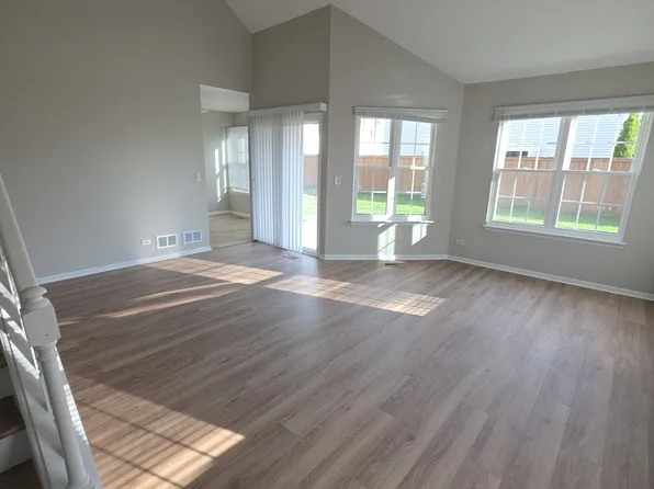 738 Brandon Pl, Wheeling, IL 60090