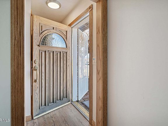 4th image of 17050 Lancaster Rd