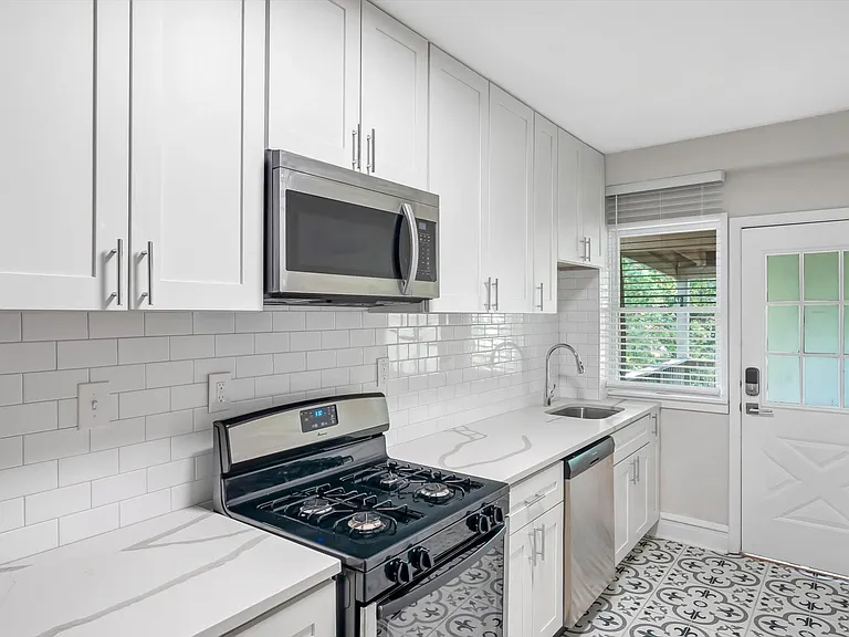 1309 McCausland Ave #3S — Photo 7