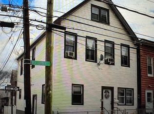 933 Van Duzer St, Staten Island, NY 10304