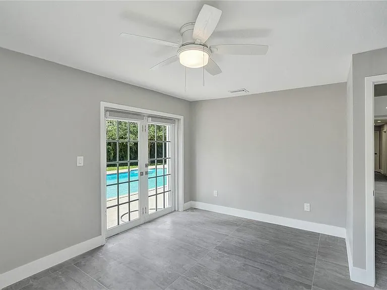 11627 SW 50th St — Photo 17
