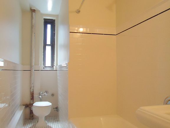 5th image of 141 E 56th St APT 7A