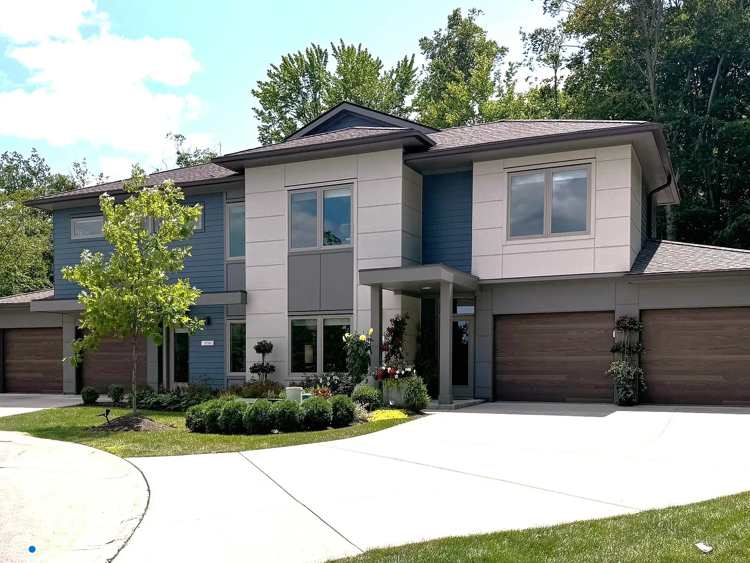 Luxe at Pepper Pike — Photo 2