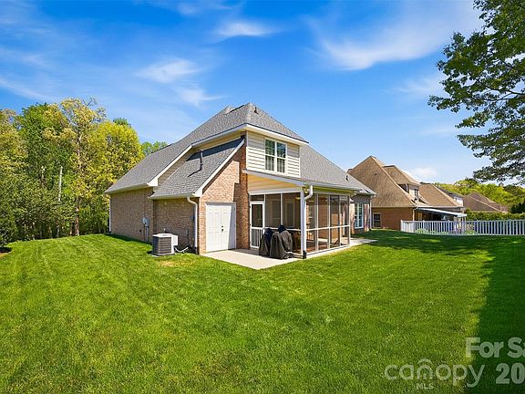 5th image of 1740 30th Avenue Dr NE #23