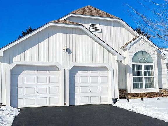 3rd image of 2692 Rockport Lane