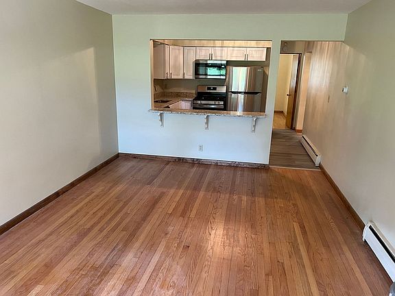 4th image of 1160 E Singer Cres #15