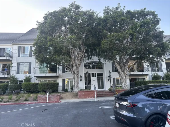 500 Cagney Ln APT 208, Newport Beach, CA 92663