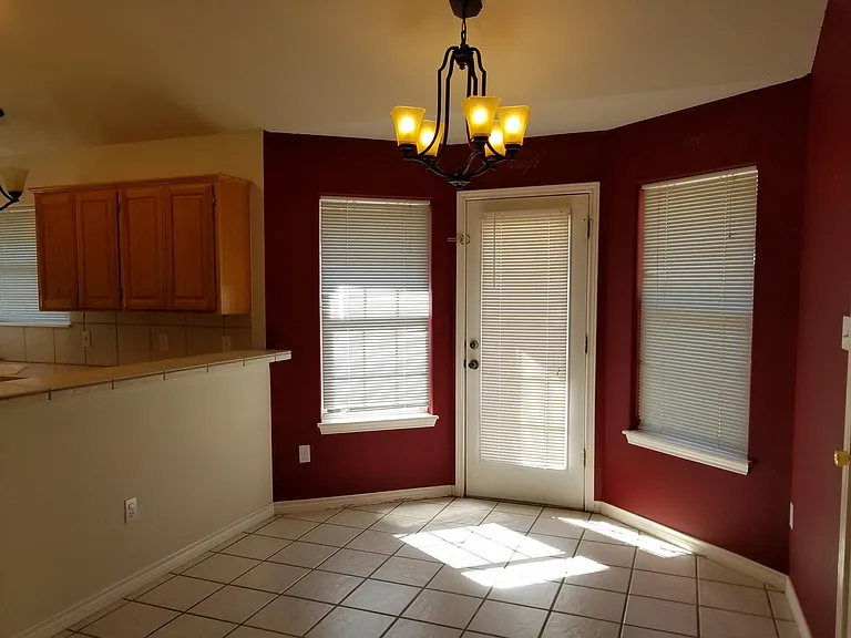 3926 Duke Ln — Photo 4