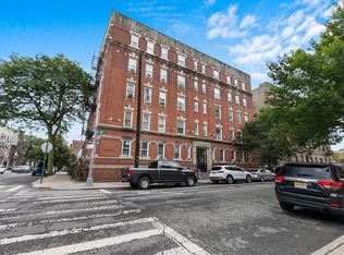 560 E 189th St, Bronx, NY 10458