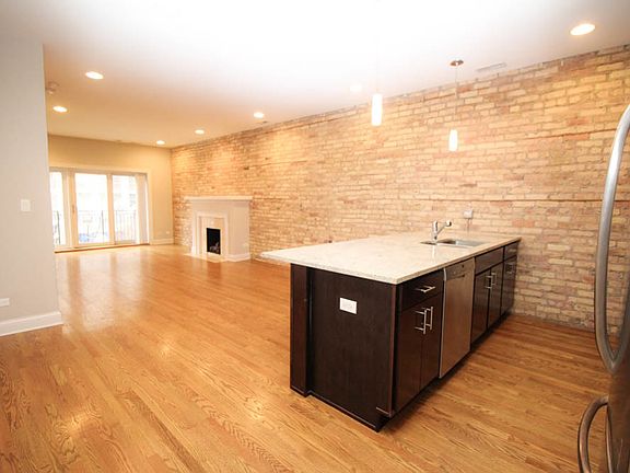 4th image of 3175 N Hudson Ave #25-3B