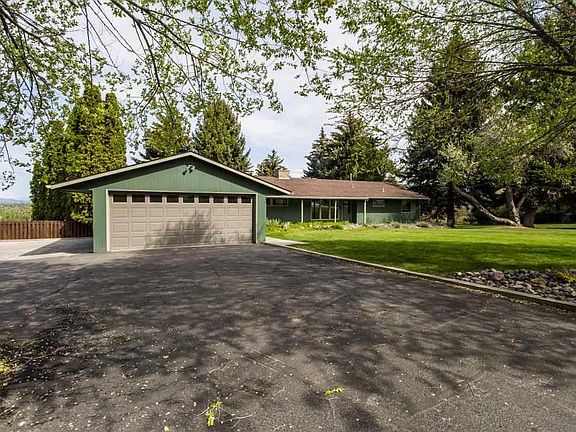 3rd image of 617 W Crestline Dr