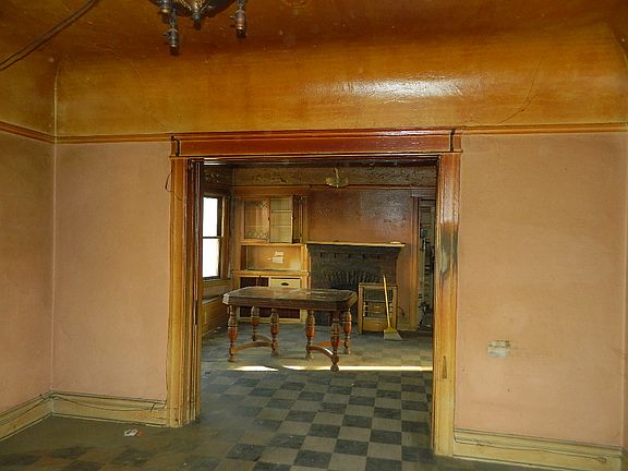 5th image of 5830 York Blvd