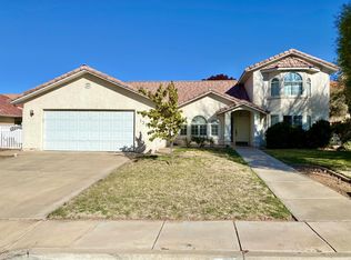 1386 W Pebble Creek Dr, Saint George, UT 84770