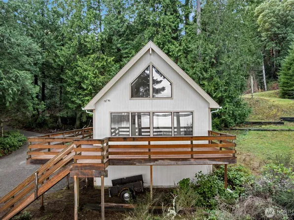909 Lorenz Road NW, Lakebay, WA 98349