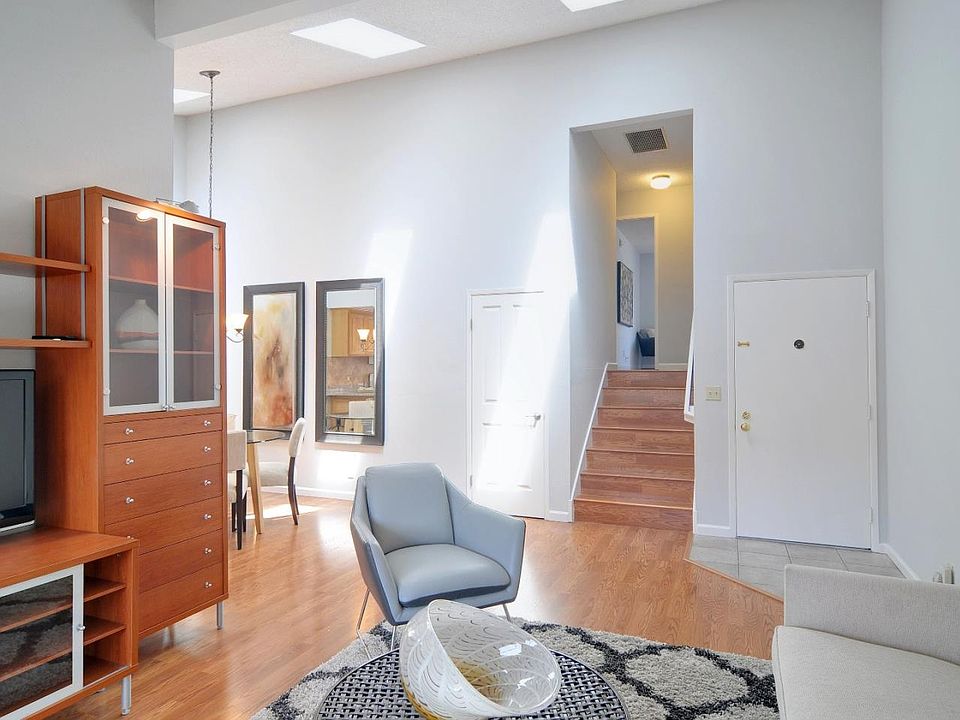 1st image of 20154 Northwind Sq