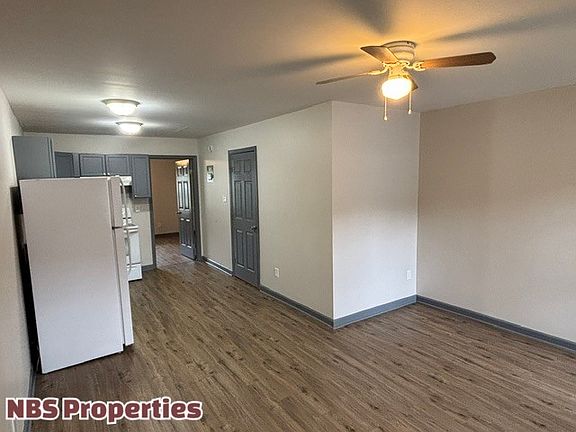 4th image of 867 N Gallaher View Road Northwestunit #102