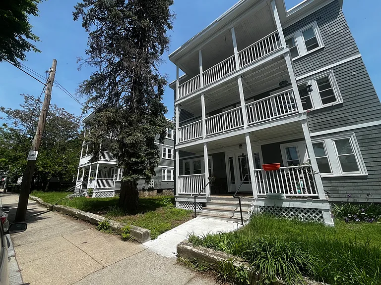 16 Verona St #1R — Photo 18
