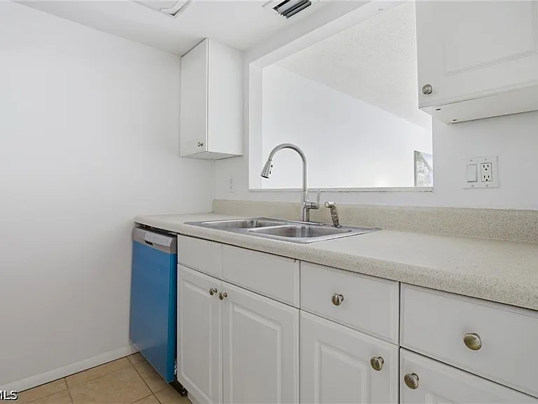 3704 Broadway #310 — Photo 3