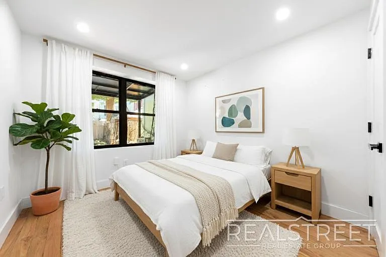 1274 Jefferson Ave #1 — Photo 6