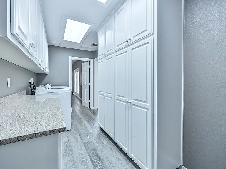 317 W Shamrock Ave — Photo 22
