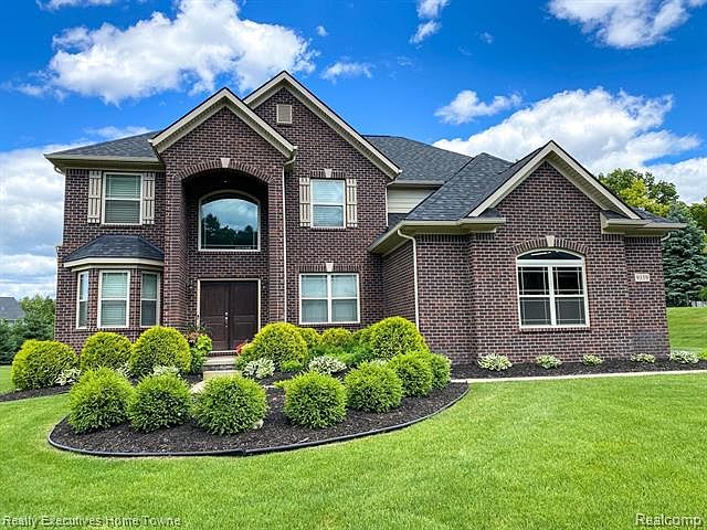 1st image of 9339 Oakmont Dr