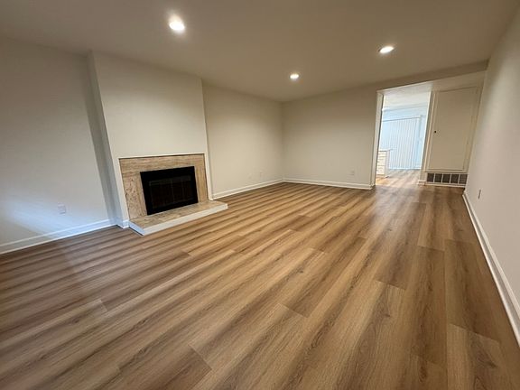4th image of 14562 Carfax Dr APT A