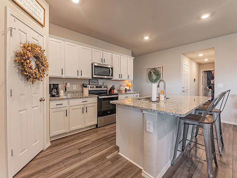 2306 Aylesbury Dr — Photo 7