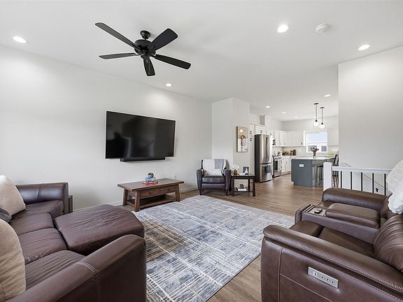 2nd image of 4747 Preston Ln
