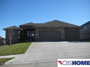 7407 S 102nd Ave, La Vista, NE 68128