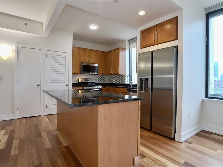 389 Washington St #20A — Photo 2