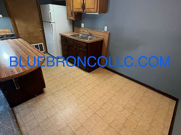 4th image of 812 NE Ball Dr APT B