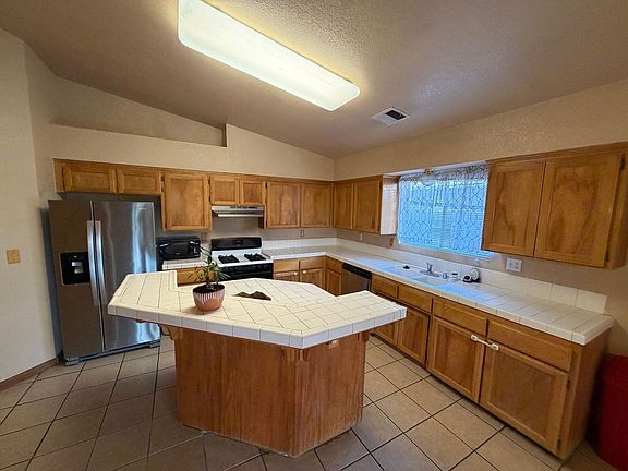 3rd image of 841 Marconi Dr