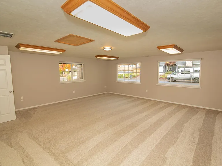 1684 SW Knollbrook Pl — Photo 29