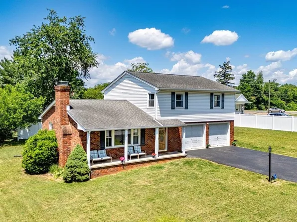 21 Stuart Ave, Stuarts Draft, VA 24477