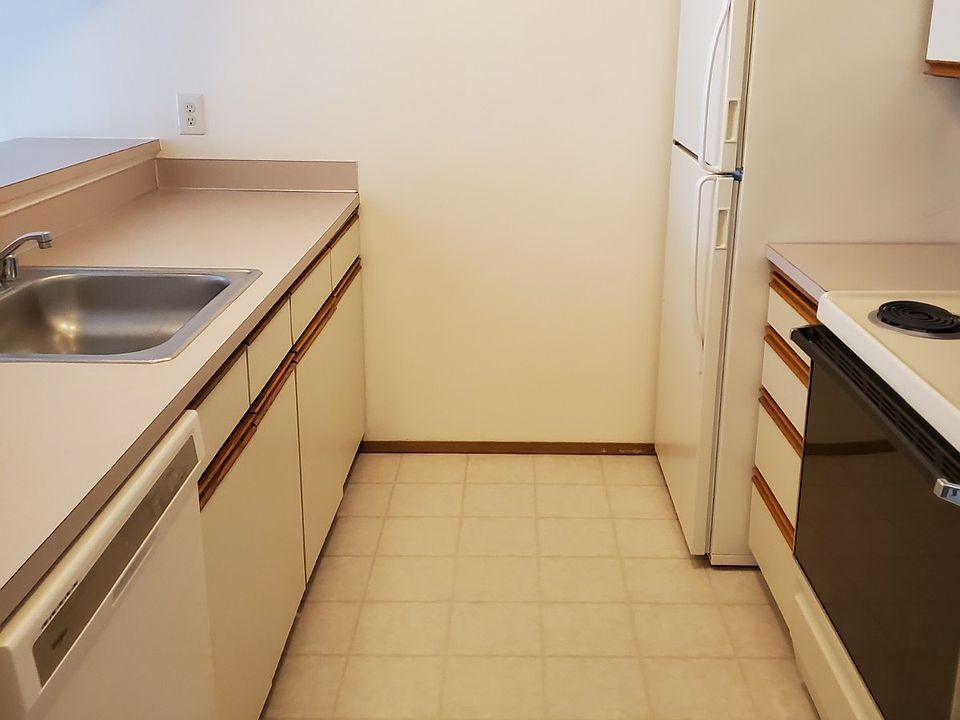 1st image of 6505 Oswego Pl NE APT 205