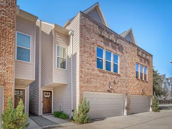 Safe and quiet location walkable to shopping, art galleries, restaurants, breweries, parks, and bike paths.