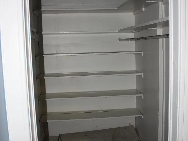 938 S 800 E — Photo 3