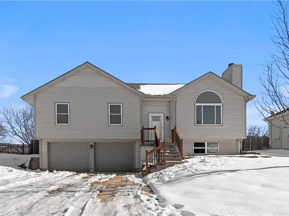 817 NE Adams Dr, Lees Summit, MO 64086