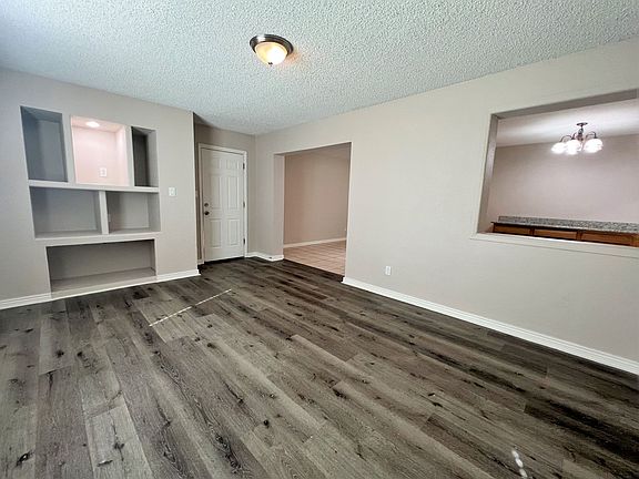 2nd image of 4625 W Sunnyside Ave