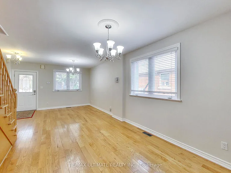 19 Glenora Ave #UPPER — Photo 10