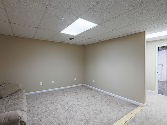 4th image of 1020 Dartmouth Glen Way #1