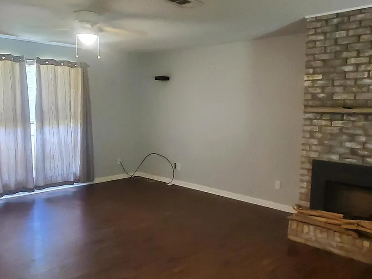 12438 Briarwood West Dr W — Photo 3