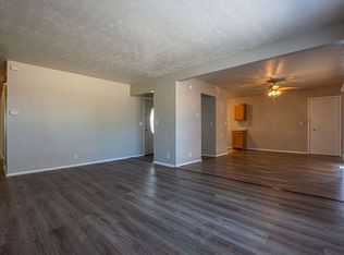11824 Elm St, Omaha, NE 68144