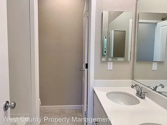 984 Brunello Dr — Photo 8