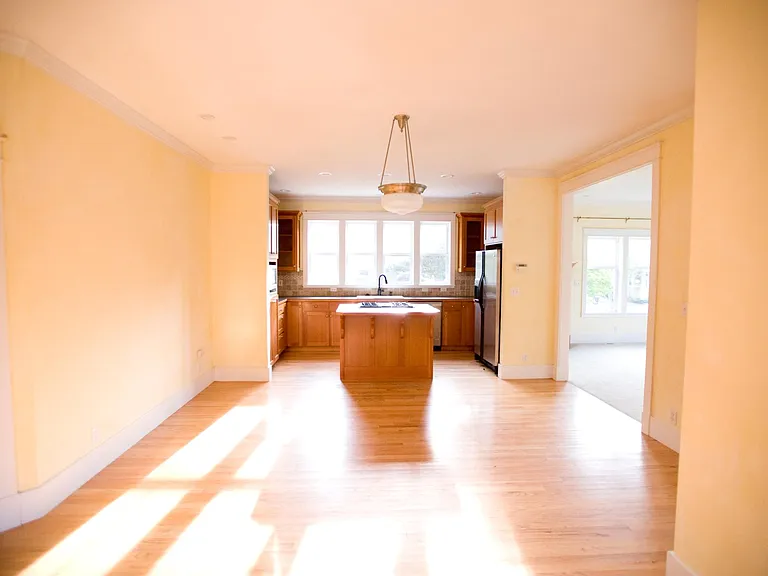 9431 NE North Town Loop — Photo 3