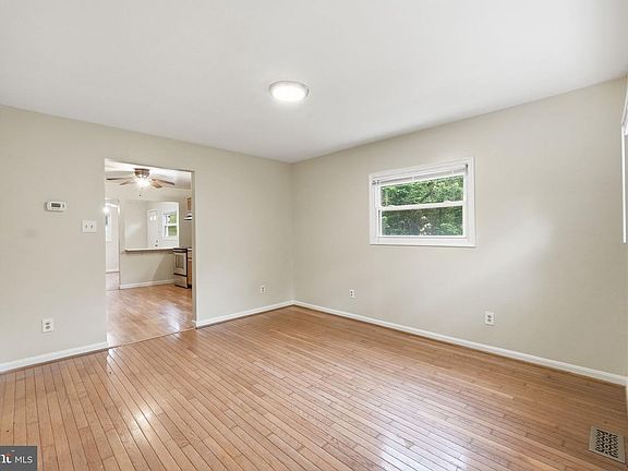 4th image of 8402 Sleepy Hollow Rd